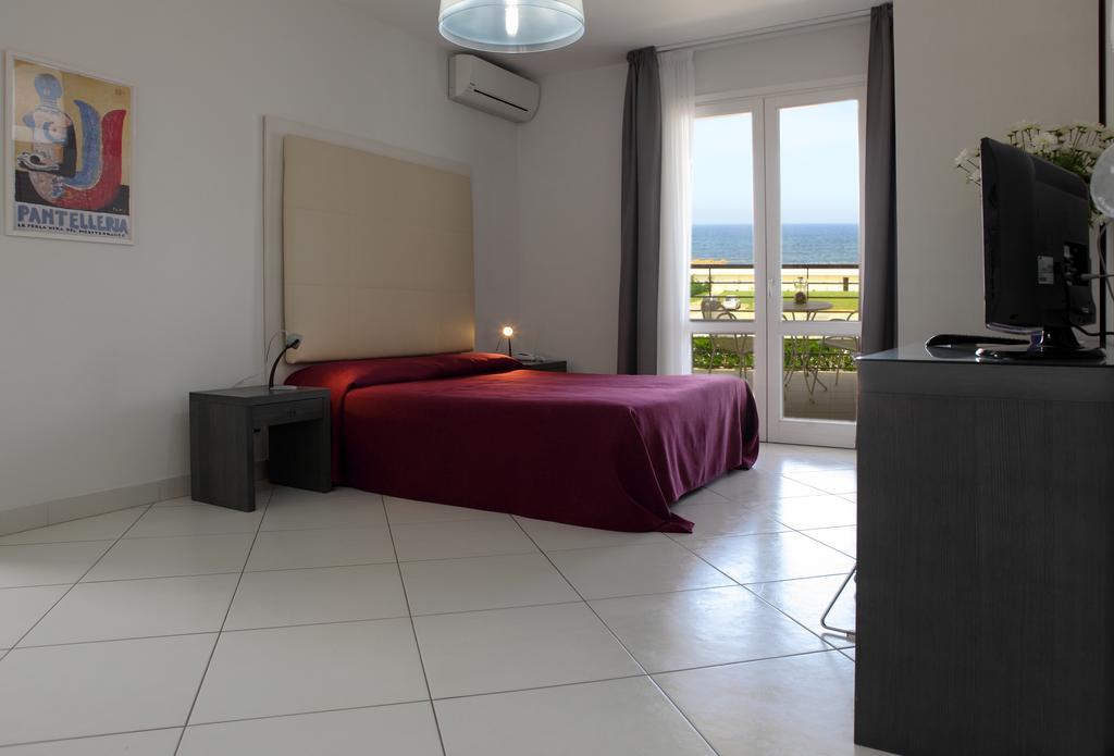 Brezza Di Grecale Aparthotel Trapani Exterior photo